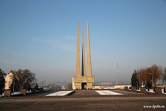 Помнік вызваліцелям на плошчы Перамогі ў Віцебску