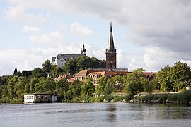 00 0425 Plön - Nikolaikirche und Schloss.jpg