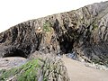 Plomodiern : falaise et grottes entre la plage de Lestrevet et celle de Pors ar Vag 3.