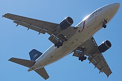 Air Plus Comet, underside