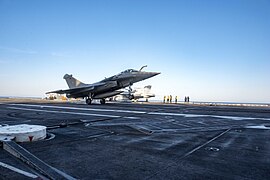 Dassault Rafale M of Flottille 17F lands aboard USS George H.W. Bush (CVN-77)