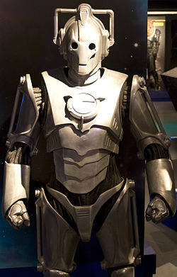 Mannequin d'un Cyberman tels qu'ils apparaissent en 2006.