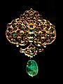 Spanish emerald and gold pendant at Victoria and Albert Museum.