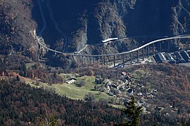 La route européenne 25 sur le Viaduc des Egratz.