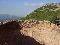 Nevera del Menejador al Parc Natural del Carrascar de la Font Roja, a l'Alcoià