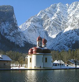 Barockkyrkan Sankt Bartholomä (1697).