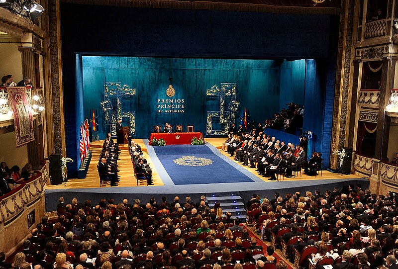 File:Ceremonia de entrega de los Premios Príncipe de Asturias 2010.jpg