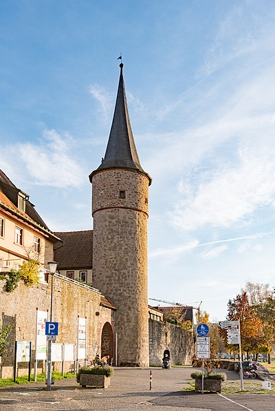 File:Maintor, Feldseite Karlstadt 20201114 001.jpg