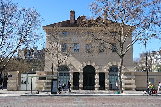 Barrière d'Enfer, place Denfert-Rochereau.