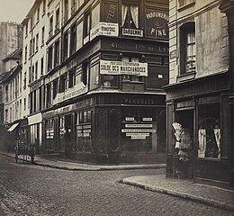 Coin de la rue du Bac et de la rue Saint-Dominique, Photographie de Charles Marville, vers 1872-1877.