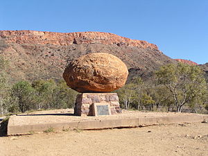 Flynn's grave just west of Alice Springs