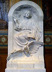 Bas-relief de saint Jean avec son aigle.