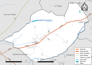 Carte en couleur présentant le réseau hydrographique de la commune