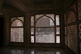 Le mausolée de Salim Chishti : vue depuis l'intérieur