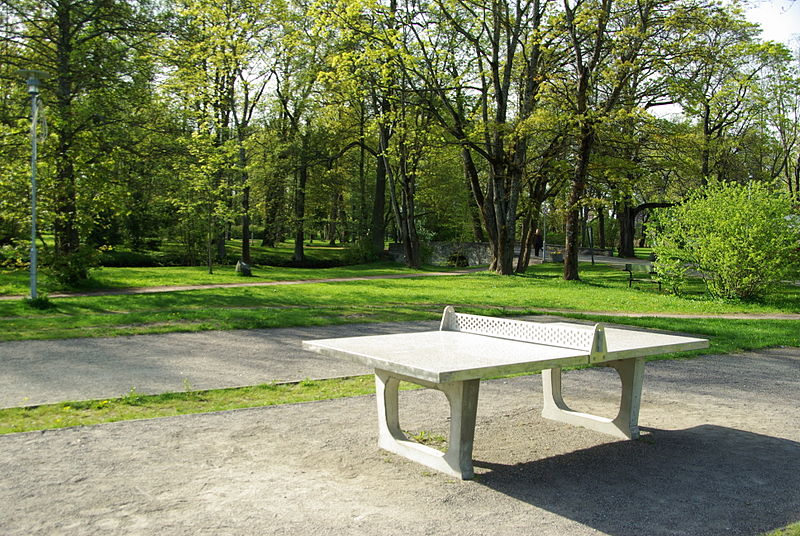 File:Löwenruh' park-pingpongi laud.JPG