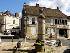 Fontaine, place du général Leclerc.