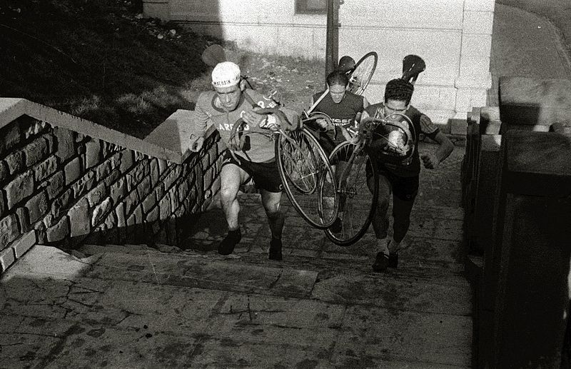 File:Celebración de una prueba de ciclo-cross (2 de 9) - Fondo Marín-Kutxa Fototeka.jpg