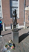 Anne Franken estatua, Westermarkt Amsterdam, 2013