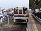 1番線に停車中の湊線気動車列車（2005年8月2日、茨城交通当時）