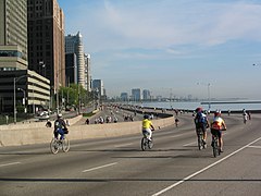 En el Bike the Drive se cierra el Lake Shore Drive al tráfico de vehículos de motor