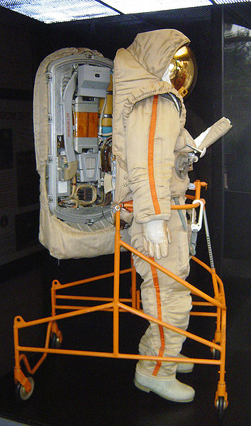 File:Soviet moon suit side.jpg