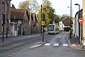 Straßenbahn am Rand der Innenstadt