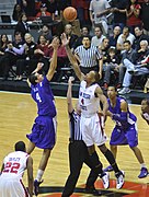 Malcom Thomas jump ball (5420496285).jpg