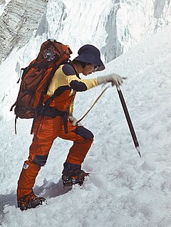 Junko Tabei kiipeämässä Pik Kommunizmalle vuonna 1985.