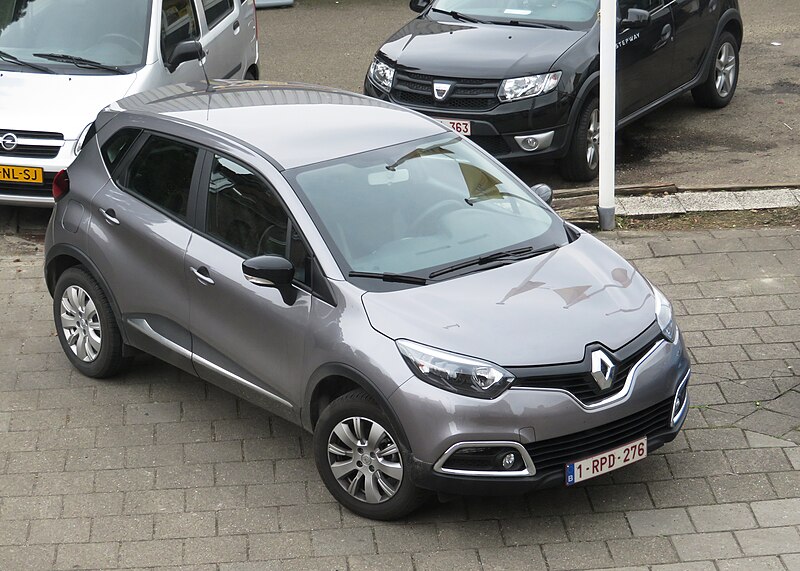 File:Renault Clio IV bei Jumbo.jpg