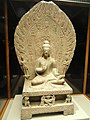 Statue du Bouddha Shakyamuni, datée de 494. Nelson-Atkins Museum of Art de Kansas City.