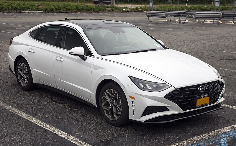 File:2020 Hyundai Sonata SEL (Quartz White), front right.jpg