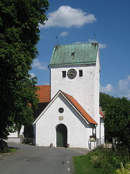 Maglehems kyrka i juni 2012