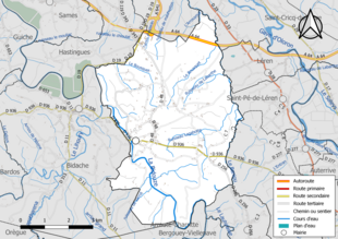 Carte en couleur présentant le réseau hydrographique de la commune