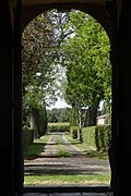 Allée principale vue depuis l'abbaye.