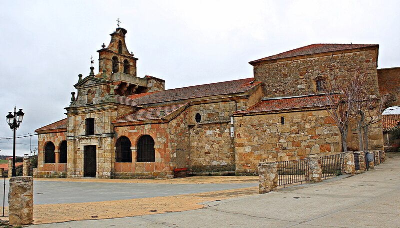 File:Iglesia de Palacios del Arzobispo.jpg