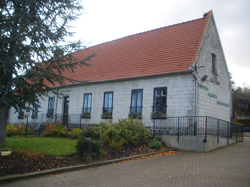 File:Ruitz - Mairie.JPG