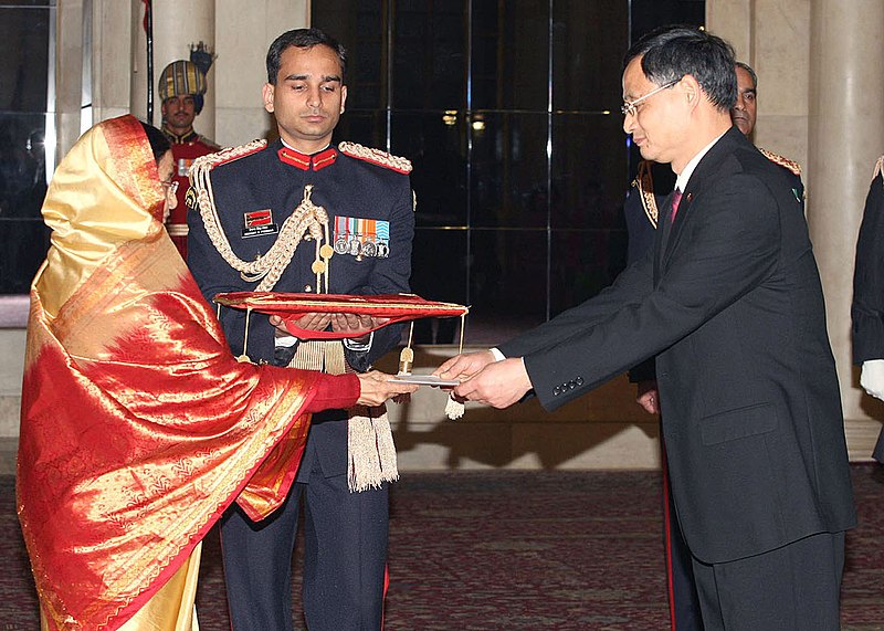 File:The Ambassador of China to India, Mr. Zhang Yan presented his Credentials to the President, Smt. Pratibha Devisingh Patil, at Rashtrapati Bhavan in New Delhi on December 18, 2007.jpg