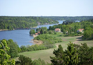 Utsikt från borgen mot Stensättra gård i sydost