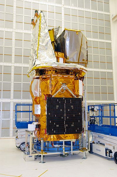 File:Swift spacecraft in Hangar AE at Cape Canaveral (KSC-04PD-2104).jpg