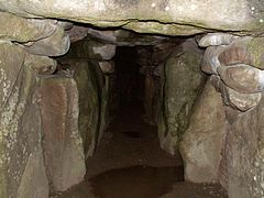 West Kennet Long Barrow, intérieur.