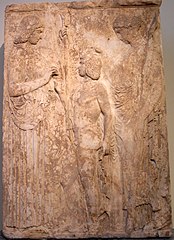 Déméter, Perséphone et Triptolème , relief votif d'Éleusis, vers 440 av. J.-C., Musée national archéologique d'Athènes.