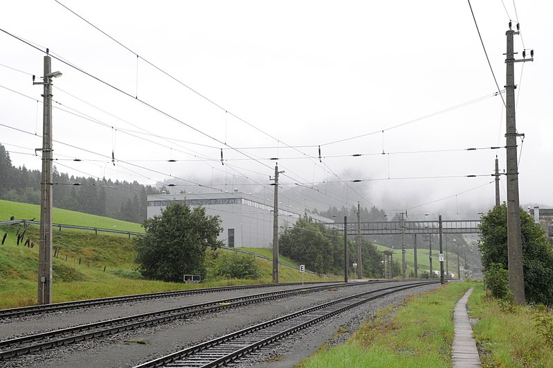 File:Bahnhof Fieberbrunn West.jpg