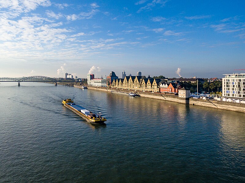 File:2016-10-09-Rhein Koeln-0025.jpg