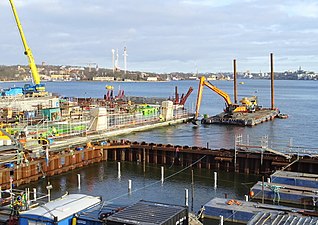 Arbeten med brofästen för Slussens nya huvudbro, februari 2020.