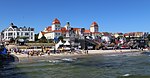 Strandansicht mit Beachvolleyball-Arena