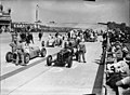 La griglia di partenza del Gran Premio di Francia 1934, evidente il confronto fra la P3 (a destra) e l'Auto Union Typ A (a sinistra)