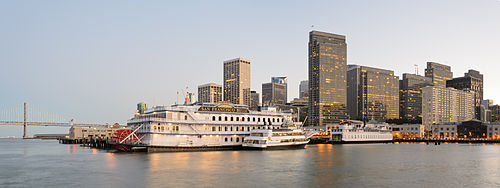 Panorama of San Francisco from Pier 7 at dusk Author: King of Hearts