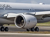 Rolls-Royce Trent 7000 dont le diamètre est supérieur mais permet une réduction de la consommation de carburant. TAP Air Portugal à Lisbonne.