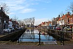 Le quai en pierre et le canal