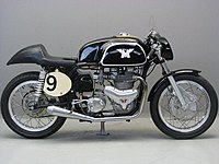 De Matchless G45 500cc-wegracer was gebaseerd op de G9, maar werd geen succes.